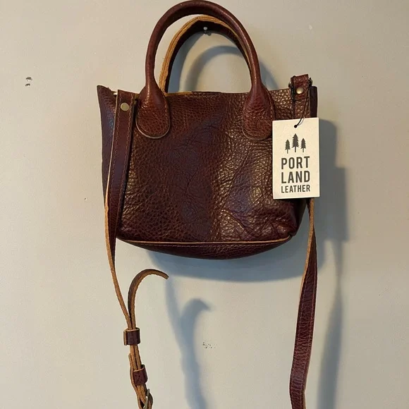 Portland leather raindrop crossbody bag small cinnamon bear - Picture 3 of 5